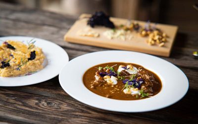 Rotes Lammcurry mit orientalischer Polenta